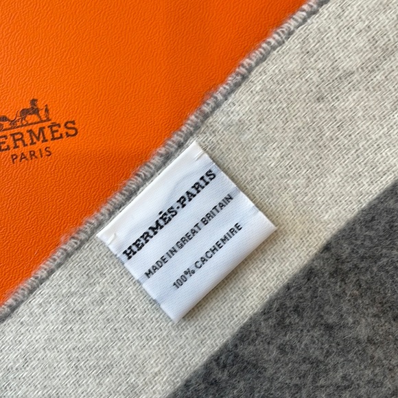 Authentic Hermes double sided cashmere Horse Scarf - Picture 10 of 14